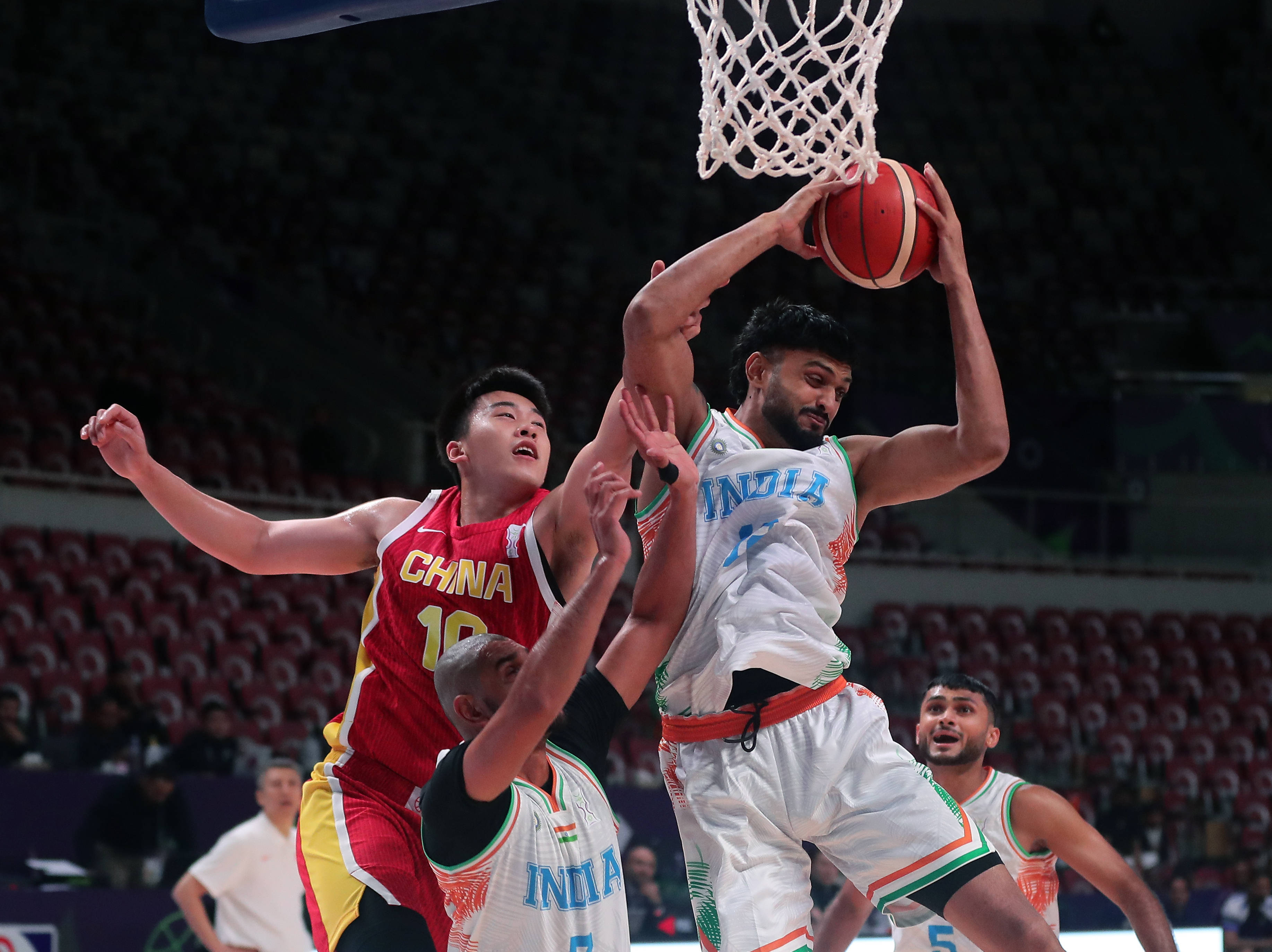 (体育)篮球——国际篮联亚洲杯:中国队对阵印度队