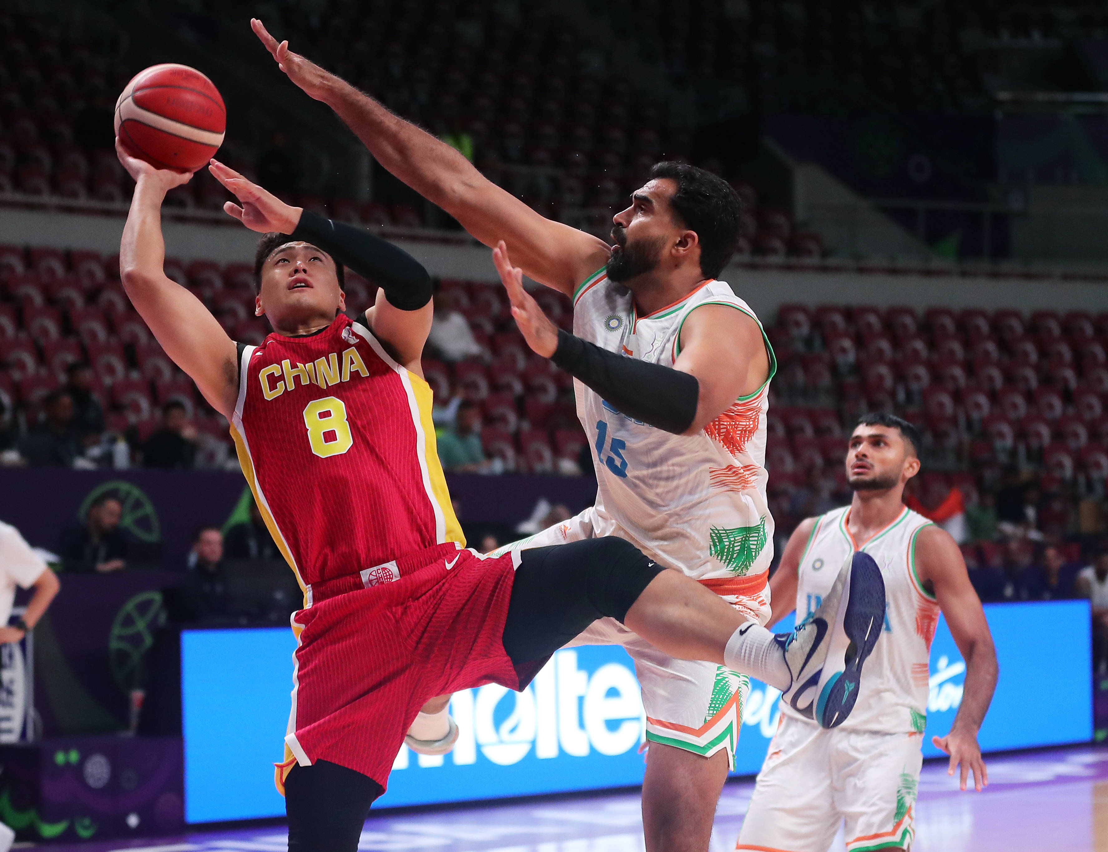 (体育)篮球——国际篮联亚洲杯:中国队对阵印度队