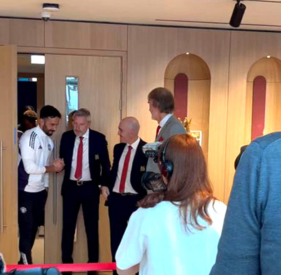 布莱顿为巴莱巴标价曝光!不过亿免谈,拒绝曼联用滕哈格爱将交换