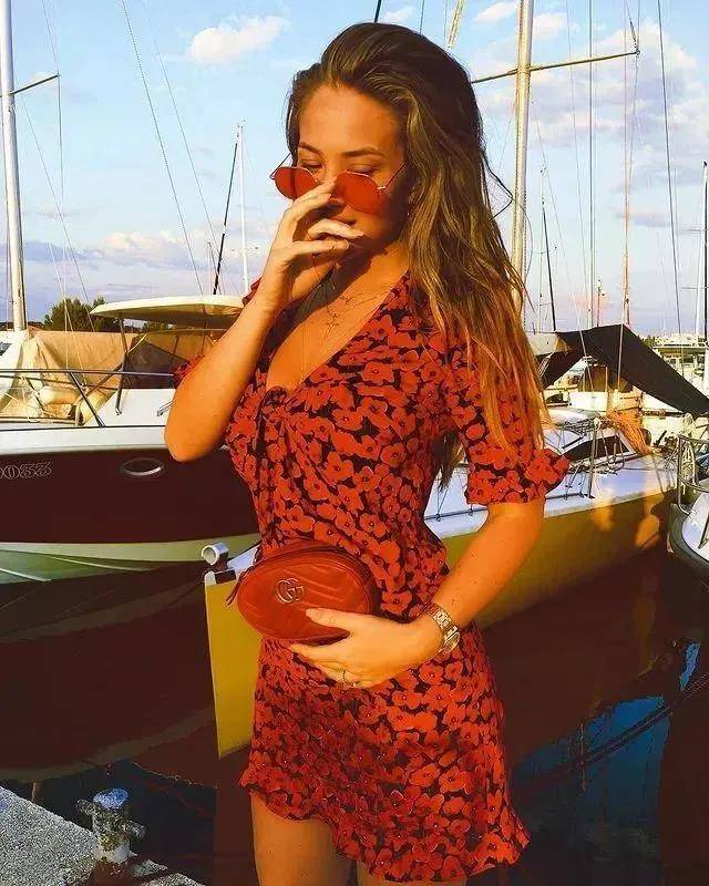 世界杯期间，谁是身材最火辣的球星太太？揭秘！