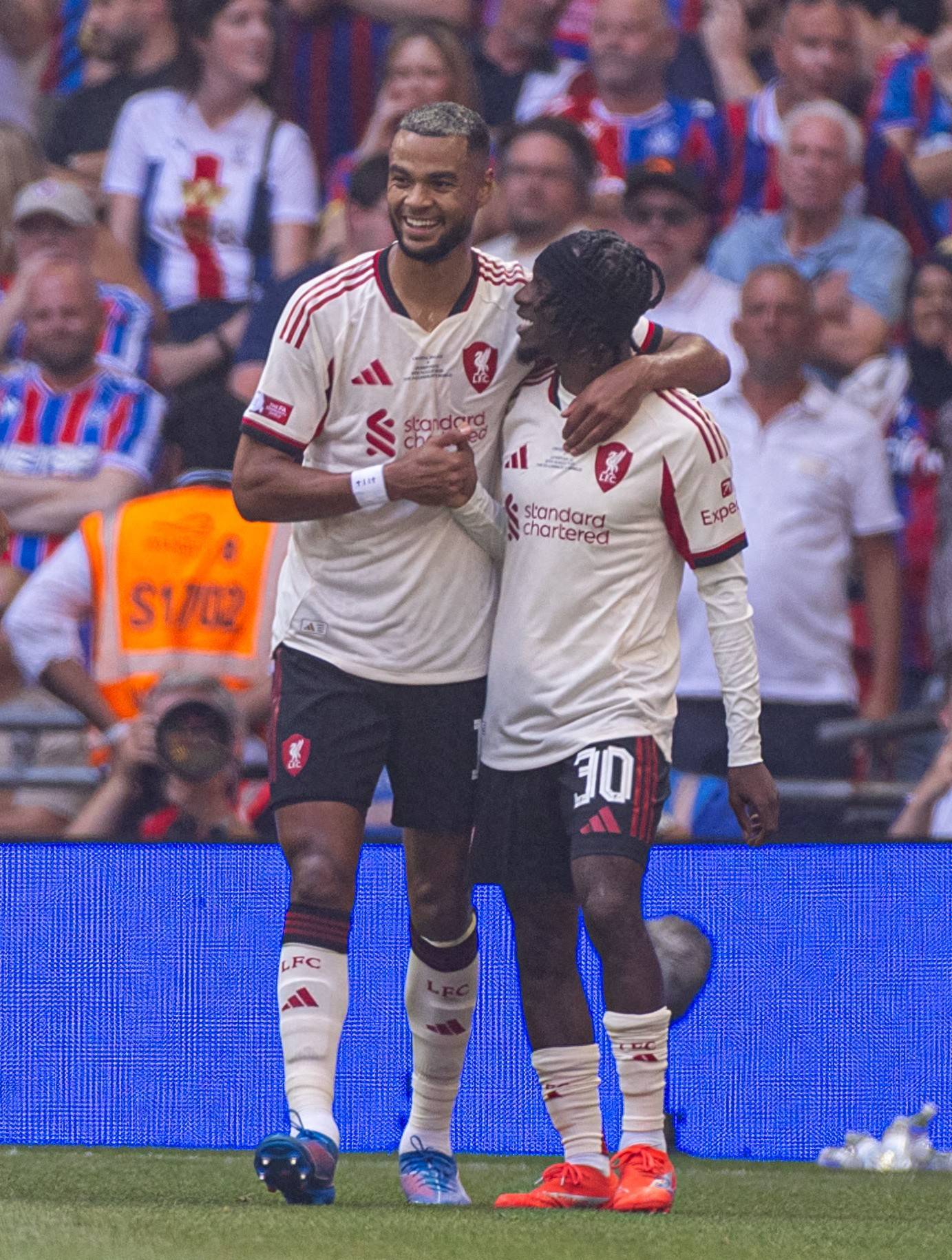 足球|水晶宫夺得社区盾