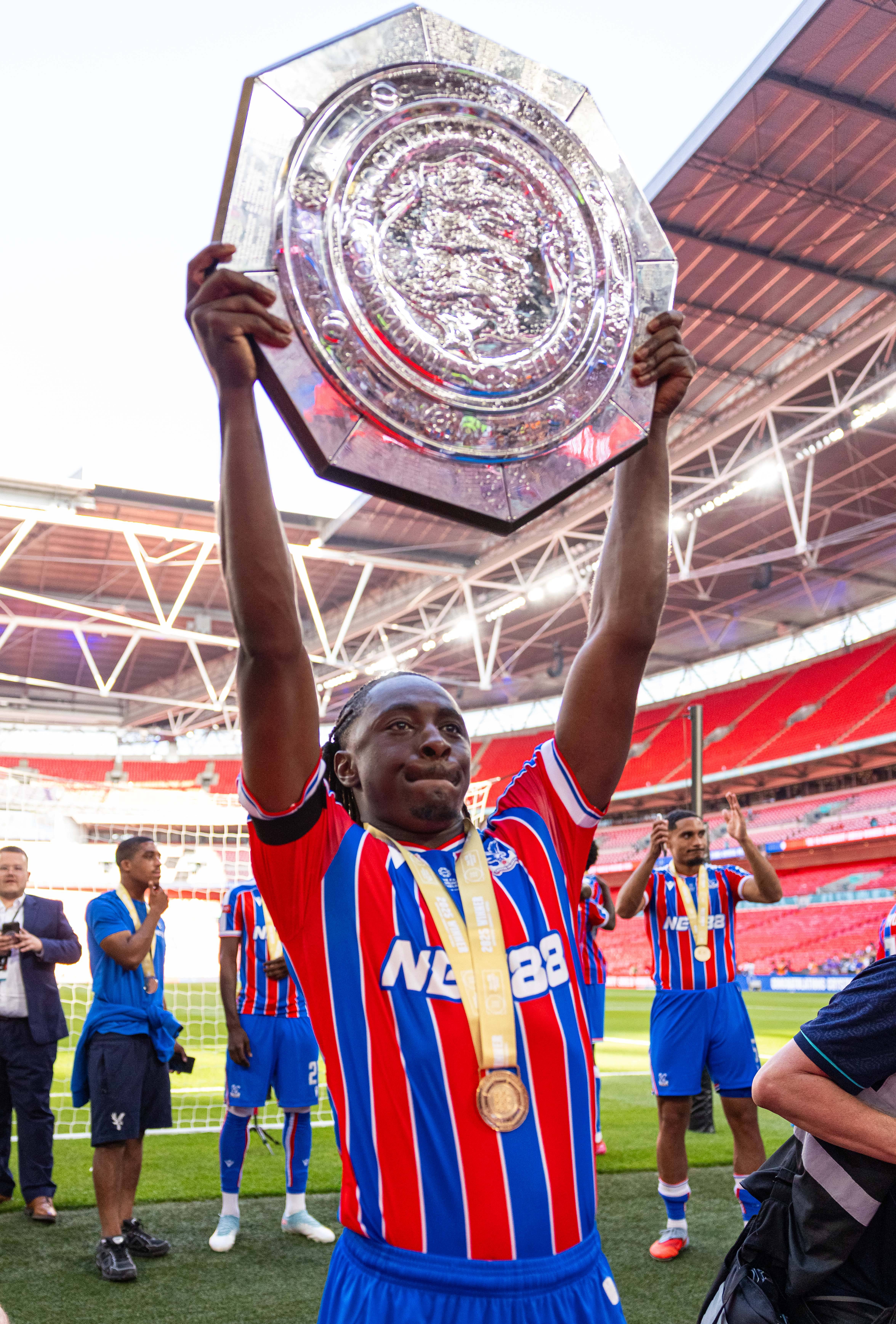 足球|水晶宫夺得社区盾