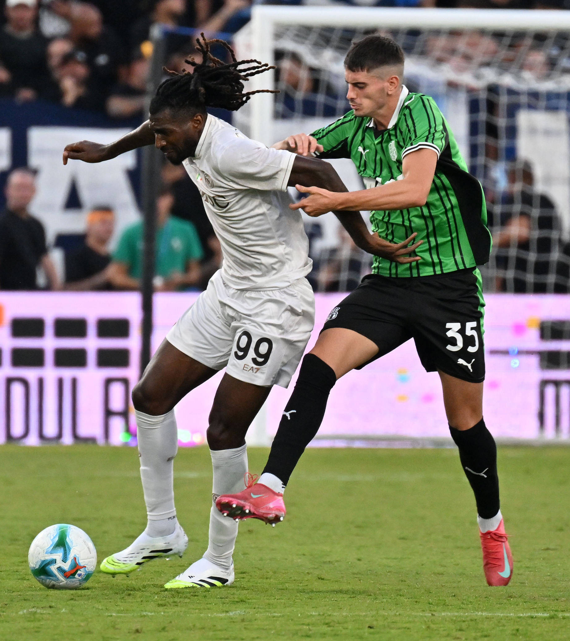 （体育）足球——意甲：那不勒斯胜萨索洛