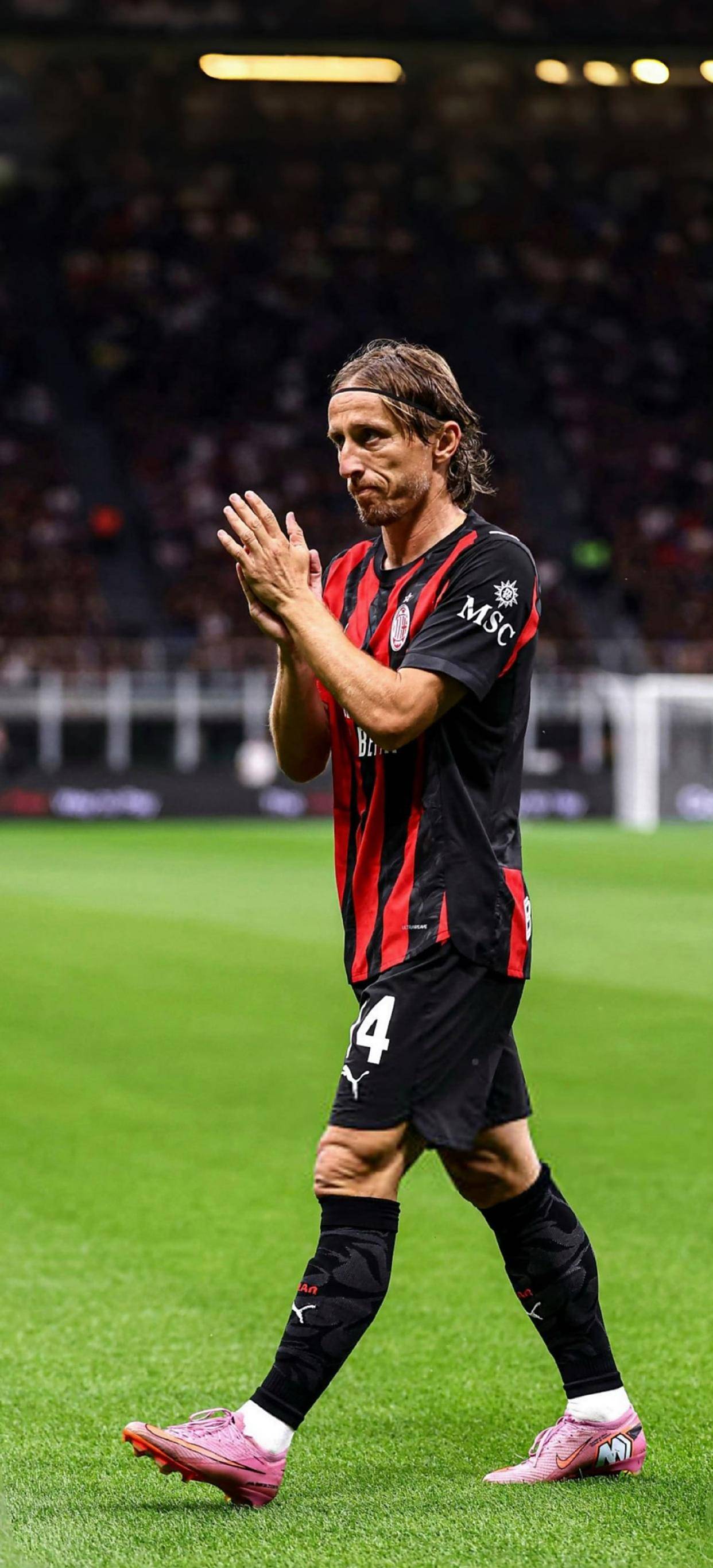 还要买中场?AC米兰考察国米青训和尤文旧将,冗员已堆积严重