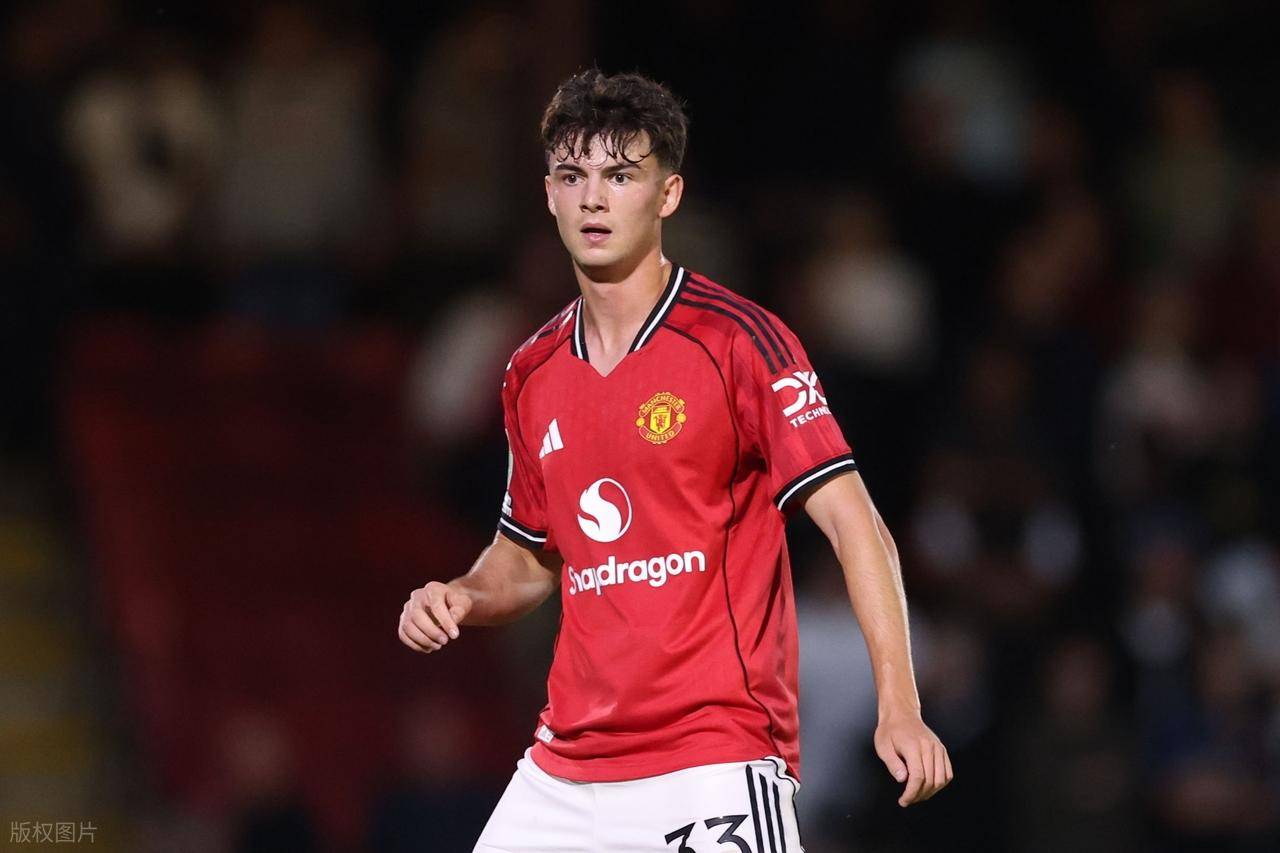 曼联输给英乙队!对手门将:我是曼联球迷,淘汰曼联我很生气!