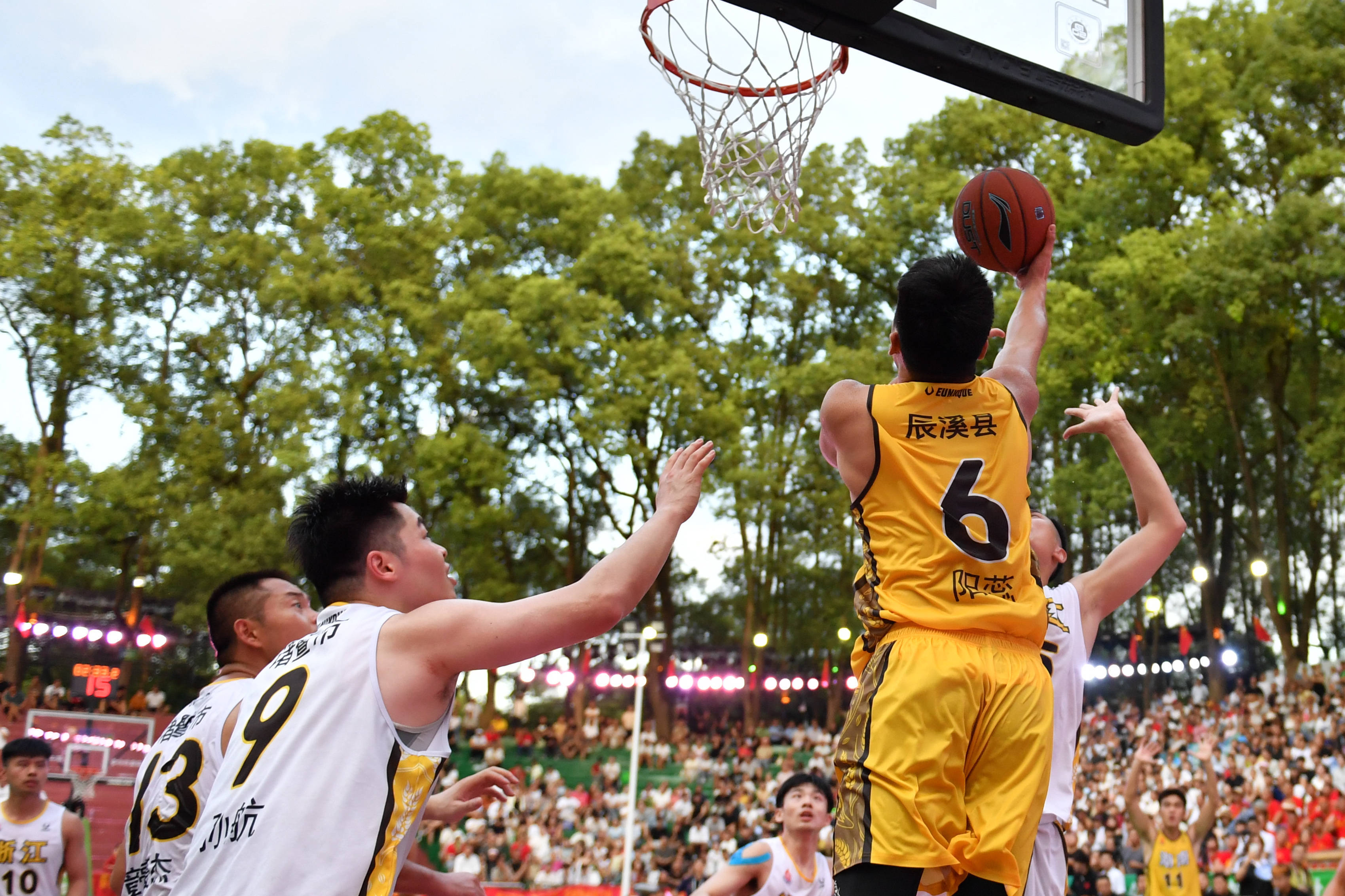 (体育)篮球——2025年全国和美乡村篮球大赛南部赛区落幕