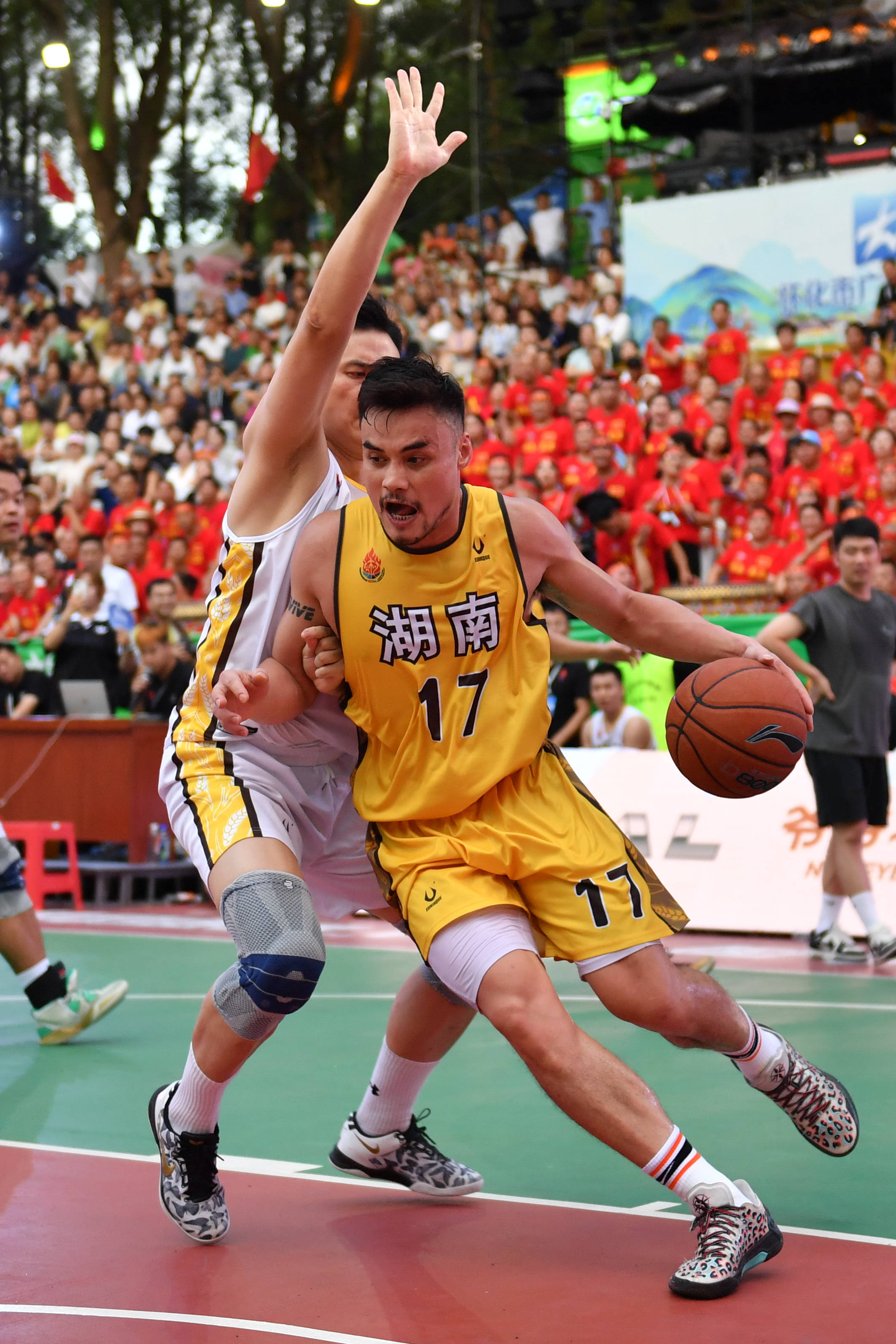 (体育)篮球——2025年全国和美乡村篮球大赛南部赛区落幕