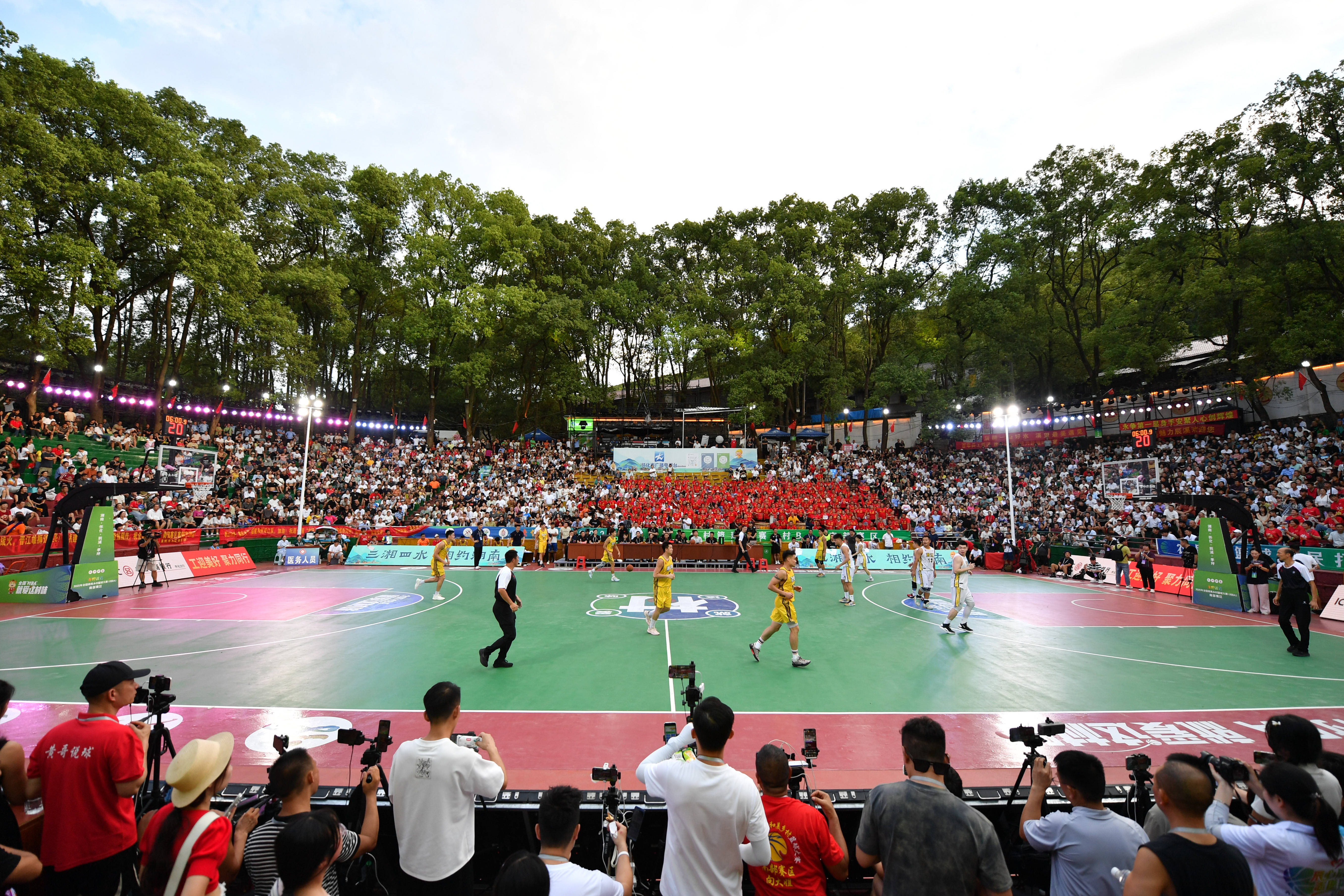 (体育)篮球——2025年全国和美乡村篮球大赛南部赛区落幕