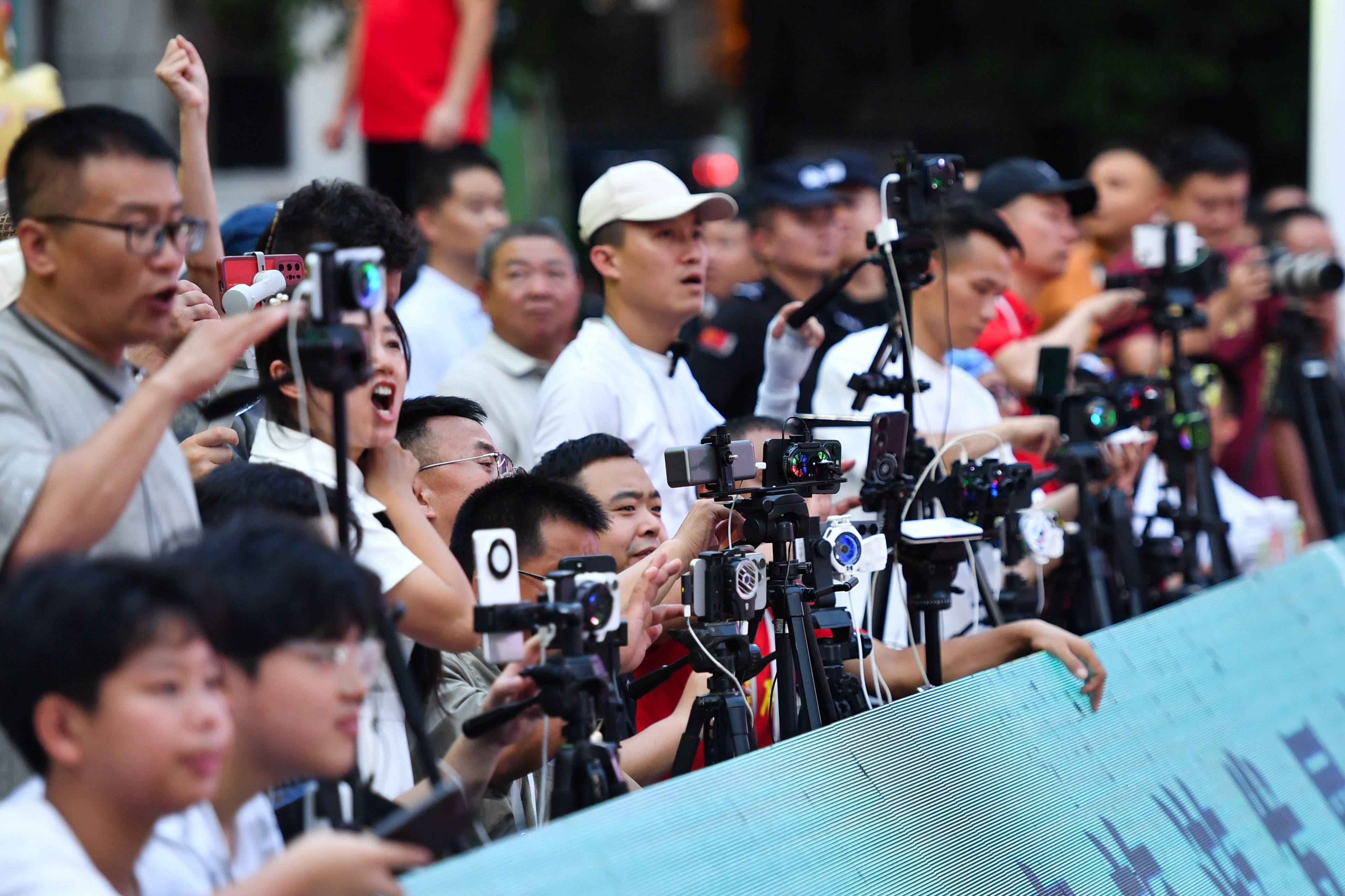 (体育)篮球——2025年全国和美乡村篮球大赛南部赛区落幕