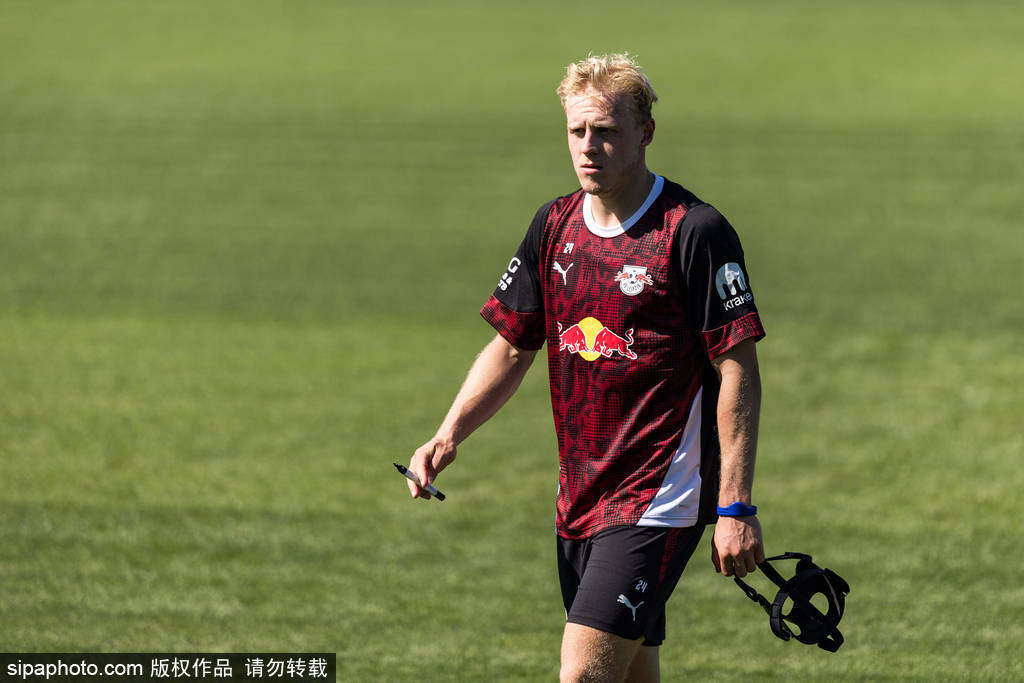 德甲的“魔球工厂”:RB莱比锡如何以转会策略重塑豪华阵容?