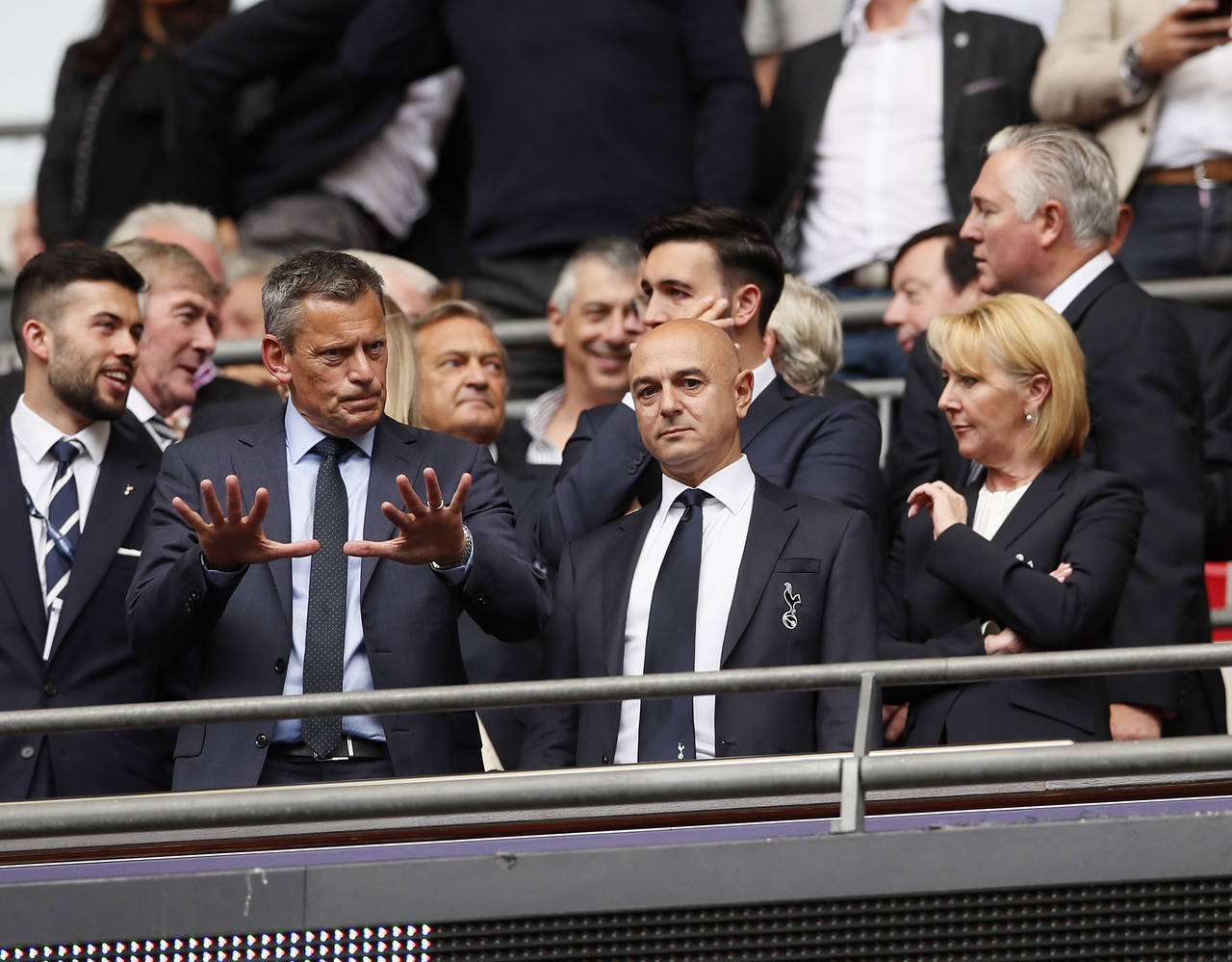 列维离职内幕:迫使父亲下台的继承之战?热刺新时代有了新投资