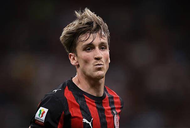 4连胜!米兰双杀莱切,萨56拉比奥惊艳,恩昆库大希门破荒