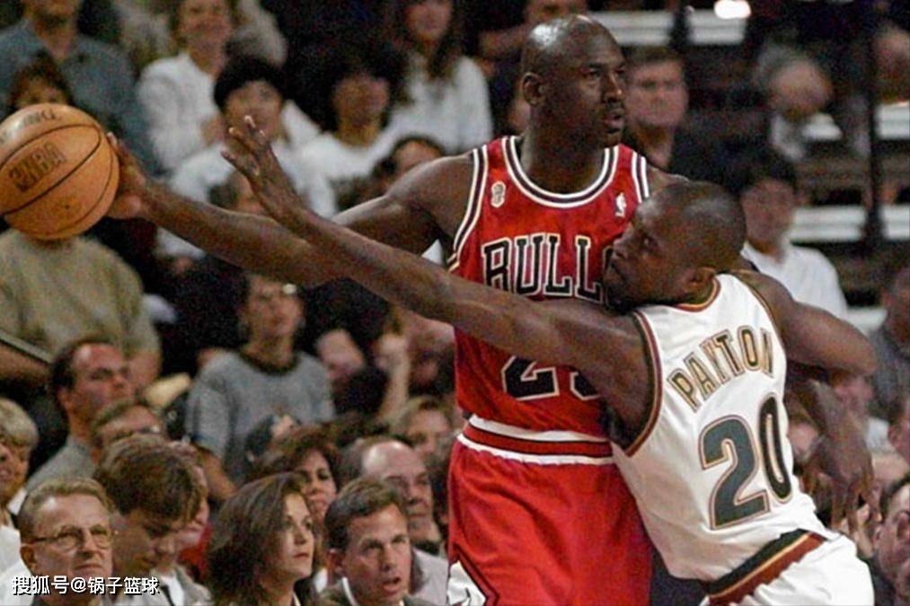 击掌防守变犯规,NBA重磅规则修改!火箭队狄龙防库里成反面典型