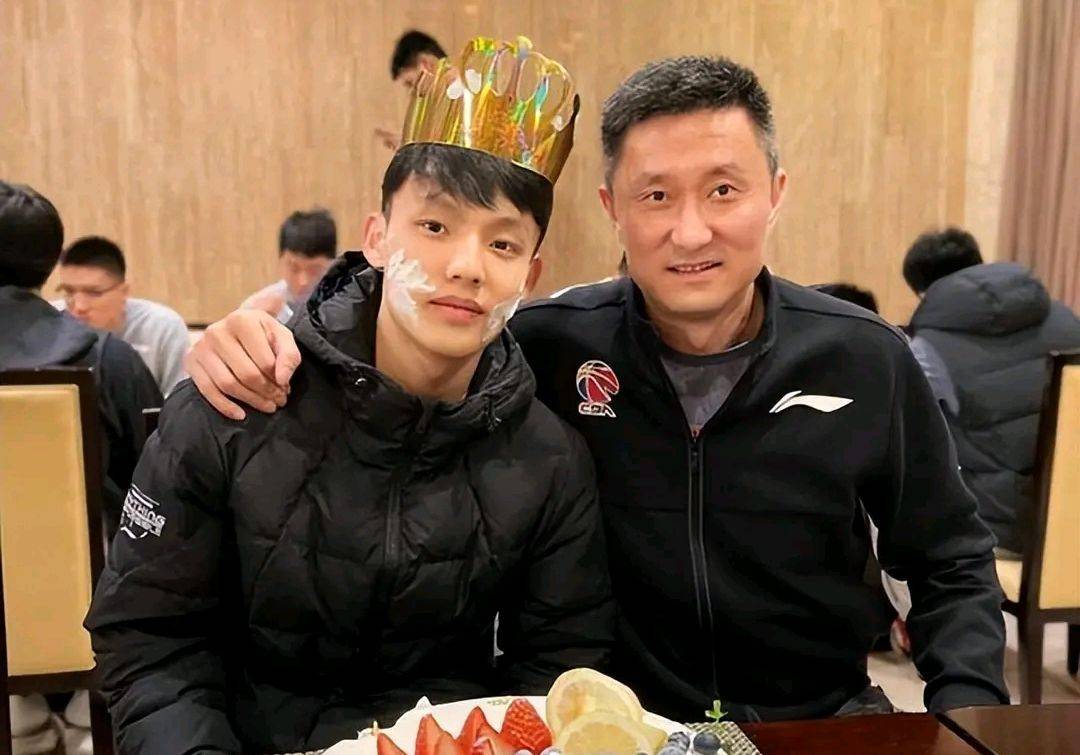 CBA徐杰感染病毒!原因公布,一般50岁后才发病,杜锋有责任