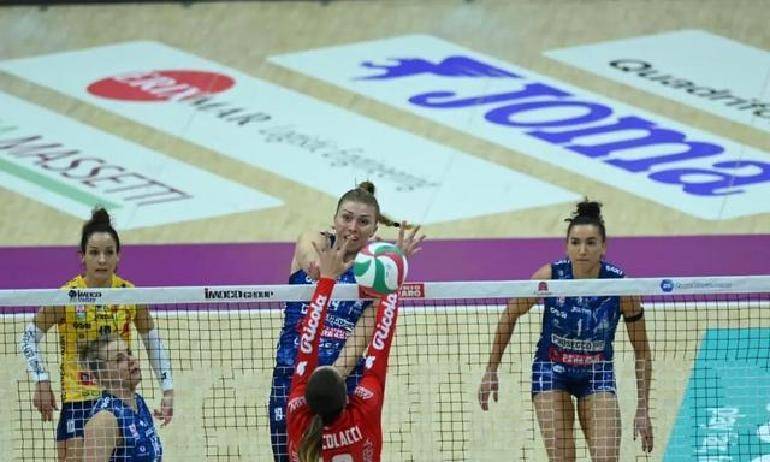 3-2险胜！科内利亚诺12连胜领跑意甲，朱婷归队备战世俱杯