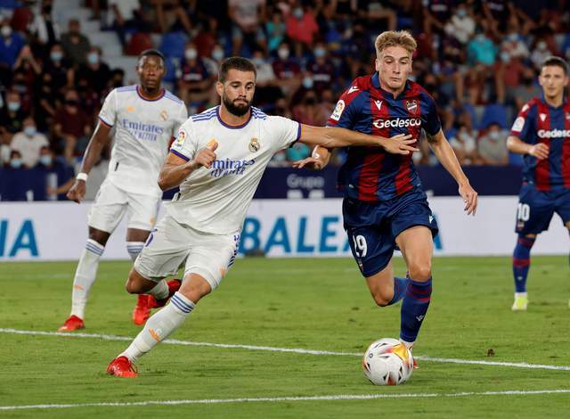 西甲-瓦伦西亚VS莱万特:瓦伦西亚德比激情回归,保级大战