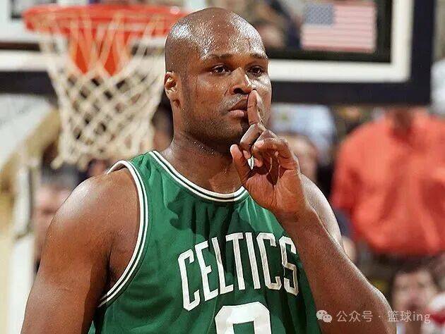 科比96年选秀屈居13顺位，那前面12人是谁，成就如何？