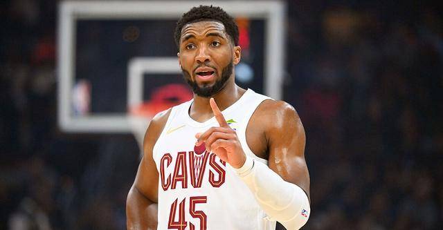 布克32分 克利夫兰骑士在主场以129-113轻取菲尼克斯太阳
